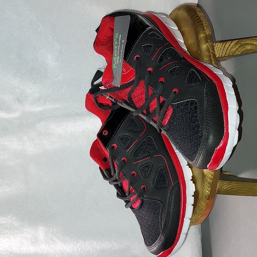 Brand new mens sneakers size 8